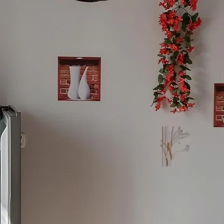 U Magdy Dla 4 Osob 2 Par Parking Za Ogrodzeniem Samodzielne Zameldowanie Klucze W Skrytce Kod Wysylany Przed Przyjazdem Apartment Borne Sulinowo