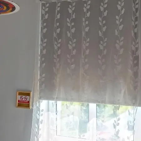 U Magdy Dla 4 Osob 2 Par Parking Za Ogrodzeniem Samodzielne Zameldowanie Klucze W Skrytce Kod Wysylany Przed Przyjazdem Borne Sulinowo